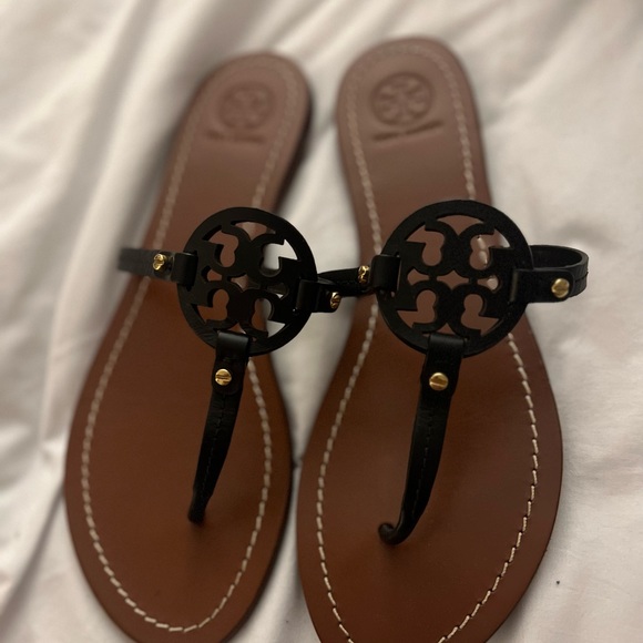 Tory Burch Shoes - Tory Burch Sandals —size 9– black. Reposhing these sandals, they are too big